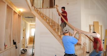 Монтаж на вити дървени стълби в Мотописта София 1404 от Joiner GP