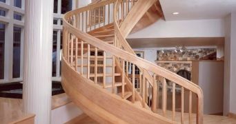 Проектиране на интериорни и екстериорни дървени стълби в Браница 6463 от Joiner GP