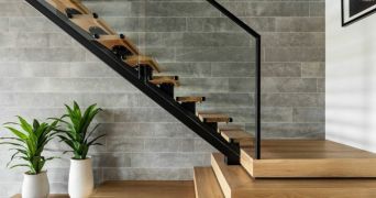 Монтаж на дървени стъпала за обличане на бетонни и метални стълби в Горно Дряново 2963 от Joiner GP