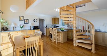 Изработка на самостоятелни дървени стълби в Красава 2370 от Joiner GP